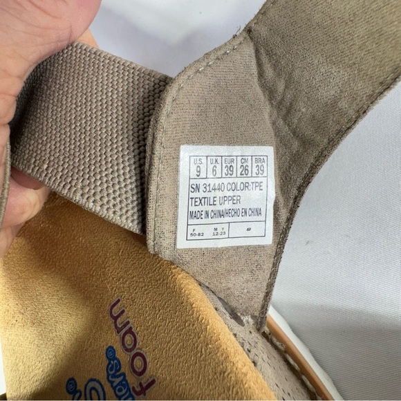 BOBS by Skechers Women's Desert Kiss-Stretch Quarter Strap Sandal Flat - Taupe - Picture 6 of 8